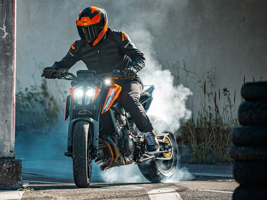 2024 KTM 790 Duke