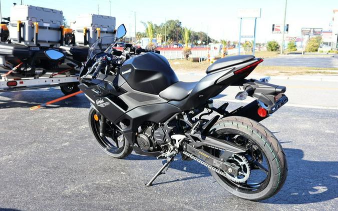 2026 Kawasaki Ninja 500 Base Base