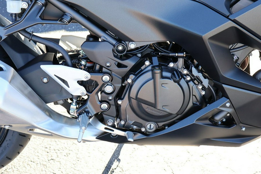 2026 Kawasaki Ninja 500 Base Base