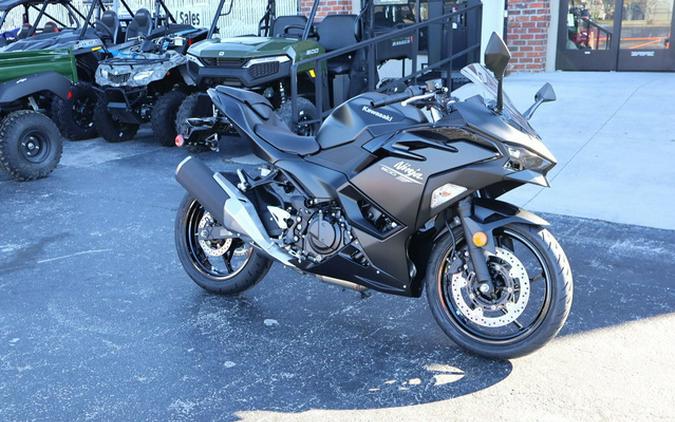 2026 Kawasaki Ninja 500 Base Base