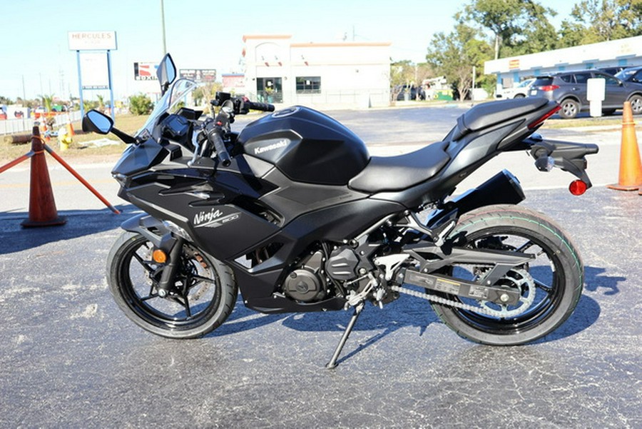 2026 Kawasaki Ninja 500 Base Base