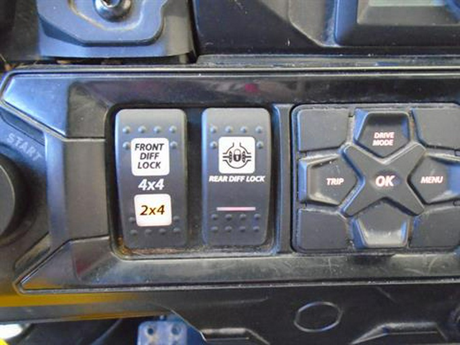 2025 Can-Am Defender MAX Lone Star CAB