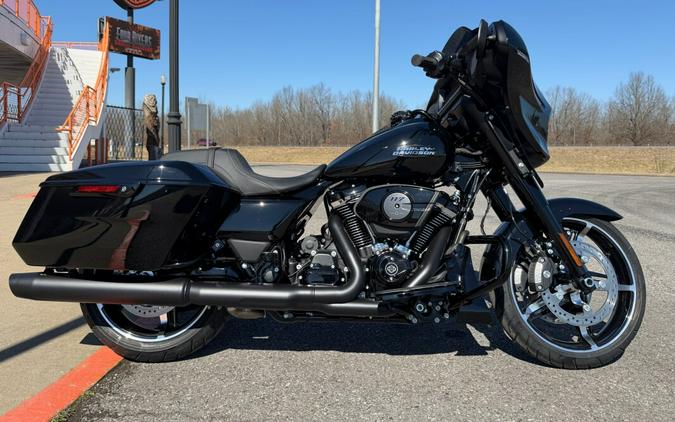 2026 Harley-Davidson® Street Glide® Vivid Black Black Trim