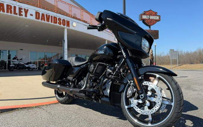 2026 Harley-Davidson® Street Glide® Vivid Black Black Trim