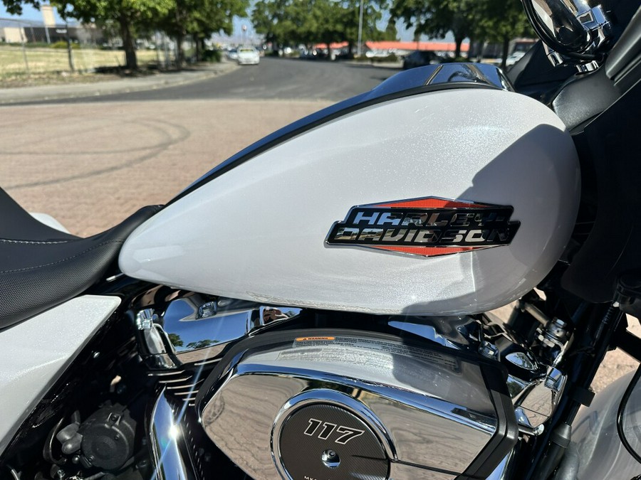 FLTRX 2024 Road Glide™