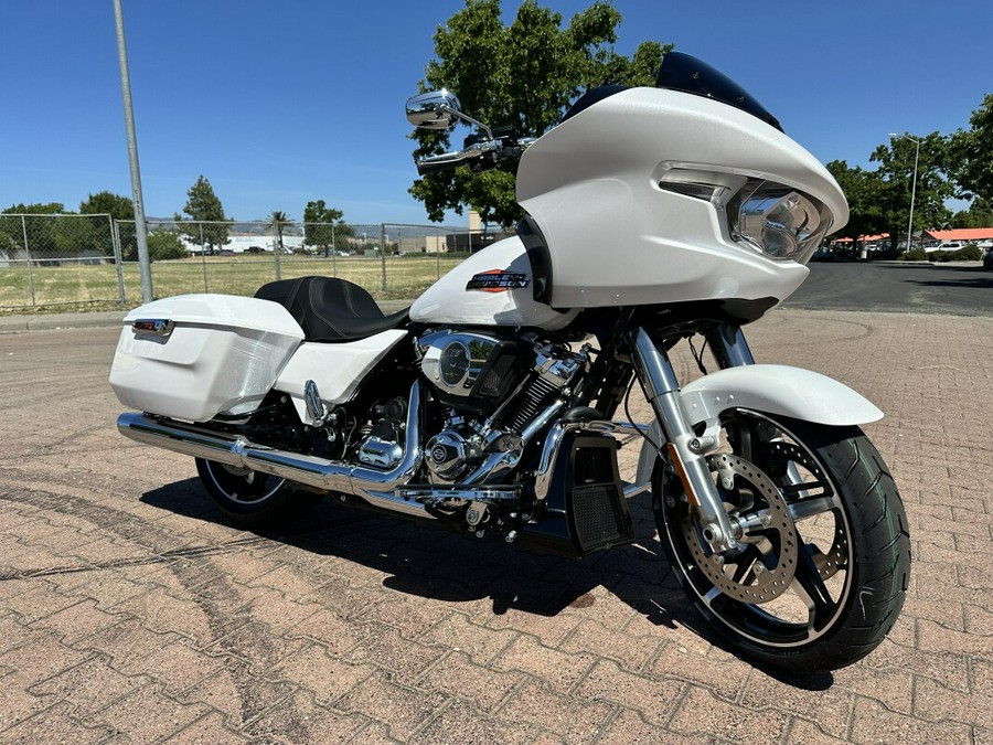 FLTRX 2024 Road Glide™