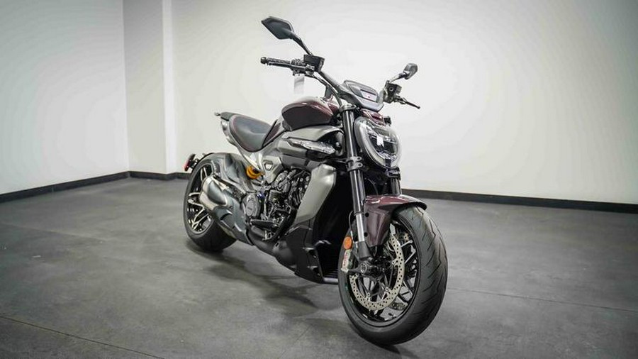 2026 Ducati XDiavel V4 Black Lava