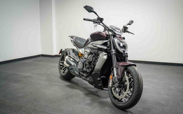 2026 Ducati XDiavel V4 Black Lava