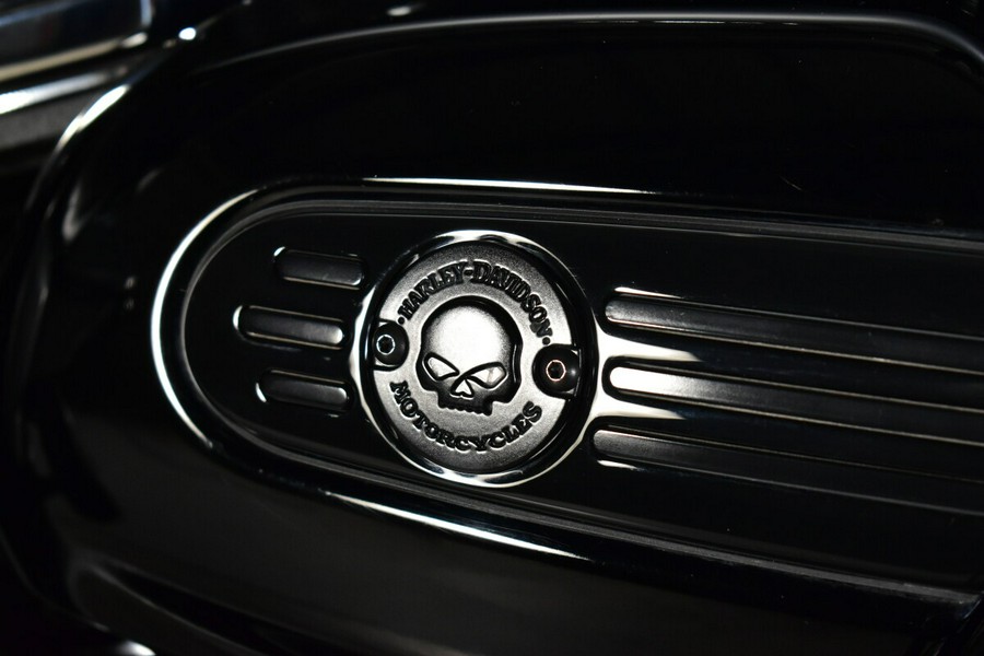 2020 Harley-Davidson Road Glide Limited – Black Option FLTRK