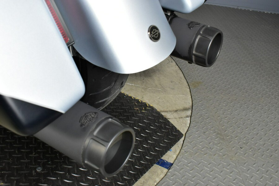 2020 Harley-Davidson Road Glide Limited – Black Option FLTRK