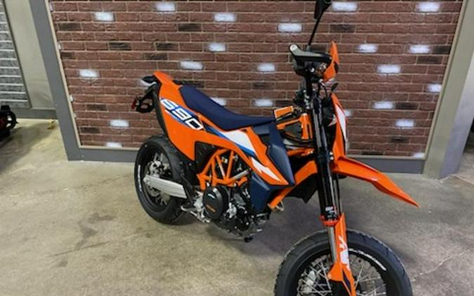 2024 KTM 690 SMC R