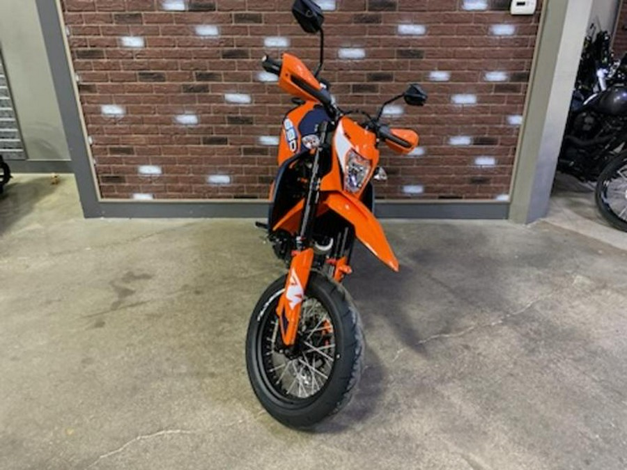 2024 KTM 690 SMC R