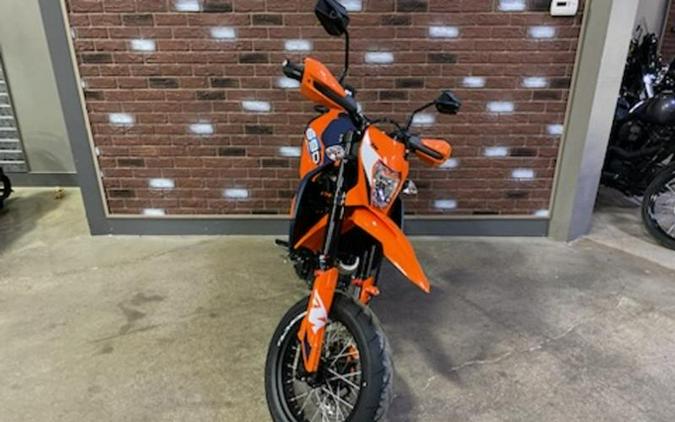 2024 KTM 690 SMC R