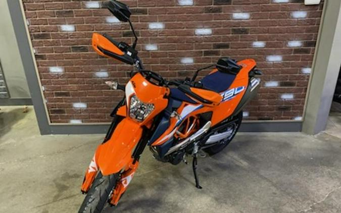 2024 KTM 690 SMC R