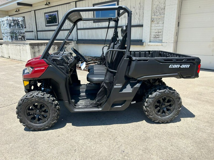 2024 Can-Am™ Defender DPS HD9