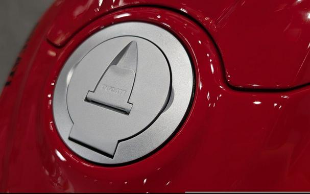 2026 Ducati Panigale V2