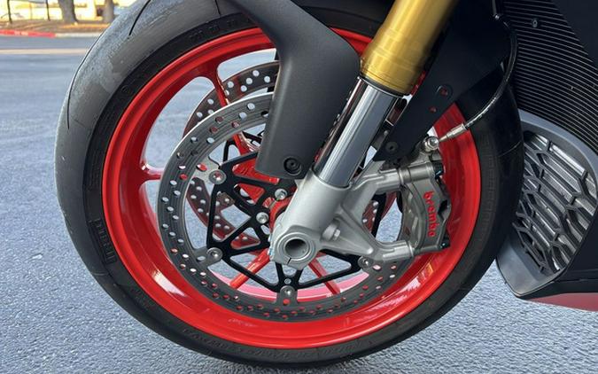 2023 Aprilia RSV4 1100