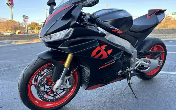 2023 Aprilia RSV4 1100