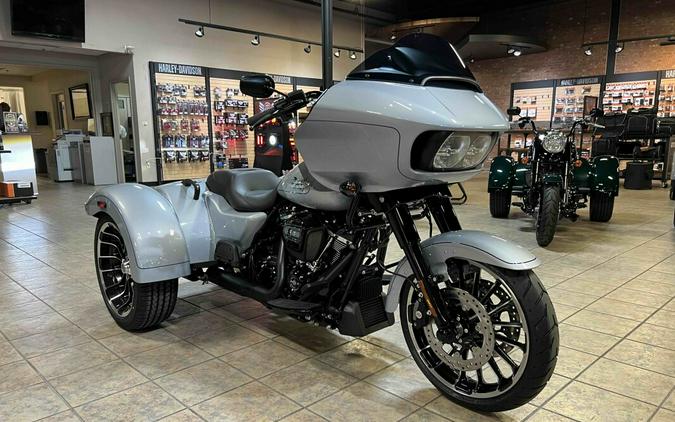 2024 Harley-Davidson Road Glide 3 Atlas Silver Metallic