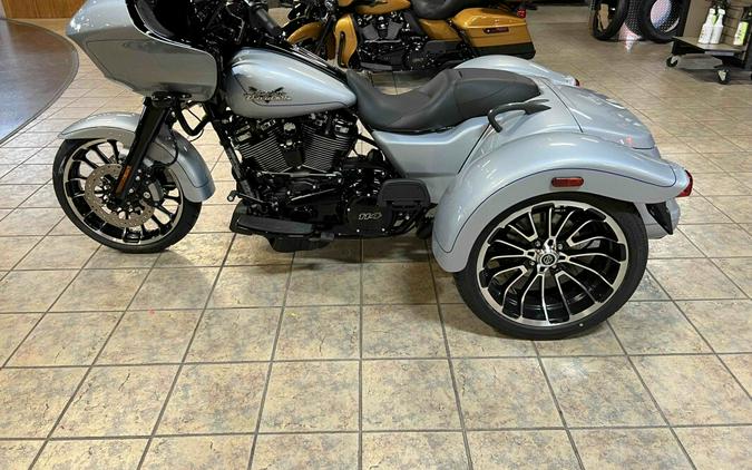 2024 Harley-Davidson Road Glide 3 Atlas Silver Metallic