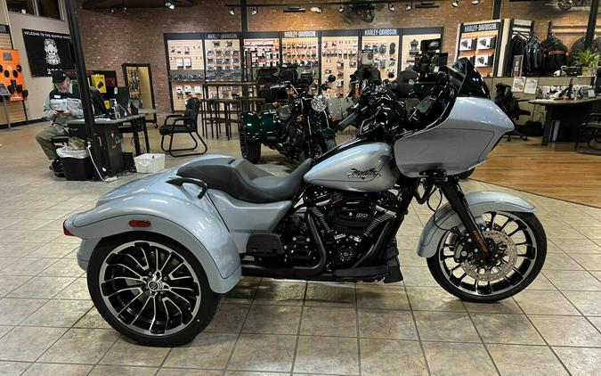 2024 Harley-Davidson Road Glide 3 Atlas Silver Metallic