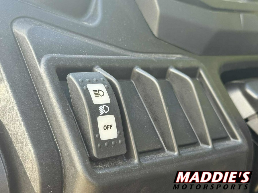 2025 Can-Am Defender DPS HD9