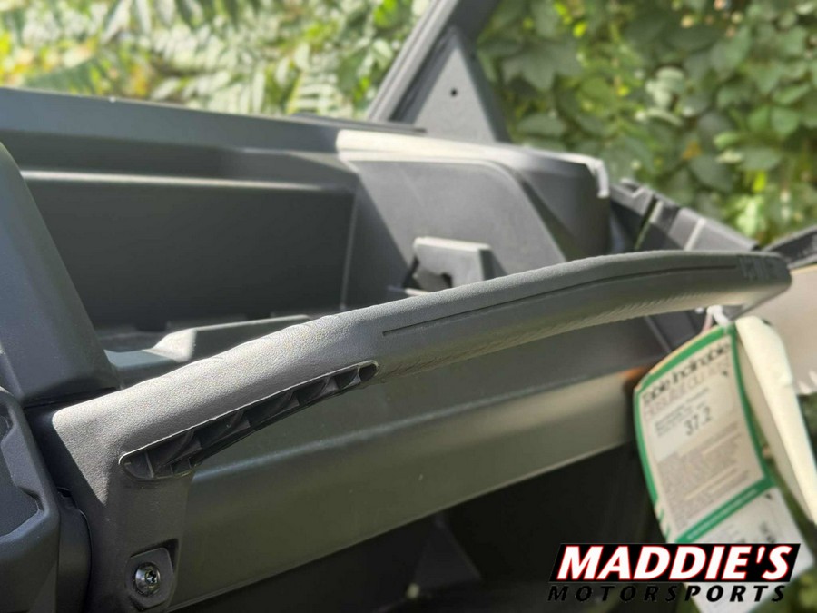 2025 Can-Am Defender DPS HD9