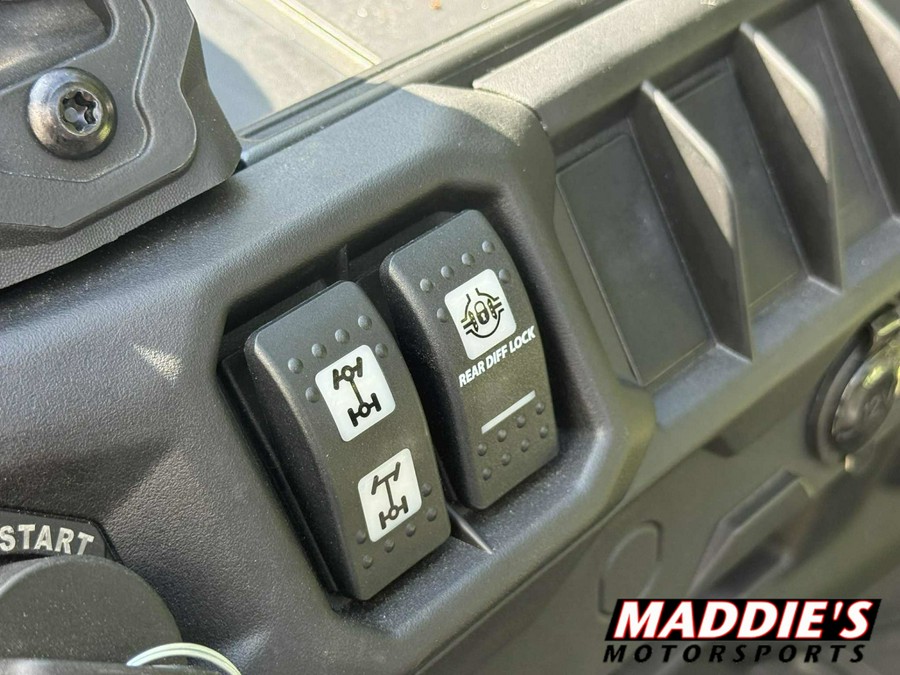 2025 Can-Am Defender DPS HD9