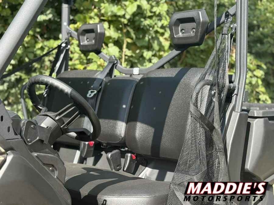 2025 Can-Am Defender DPS HD9