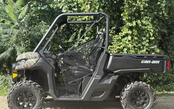2025 Can-Am Defender DPS HD9