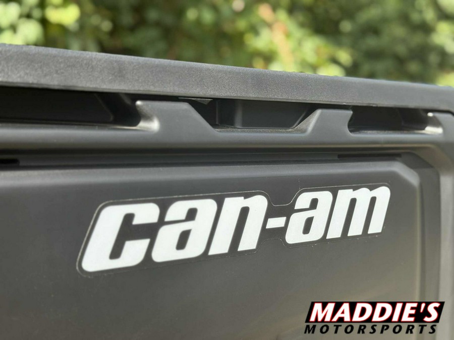 2025 Can-Am Defender DPS HD9