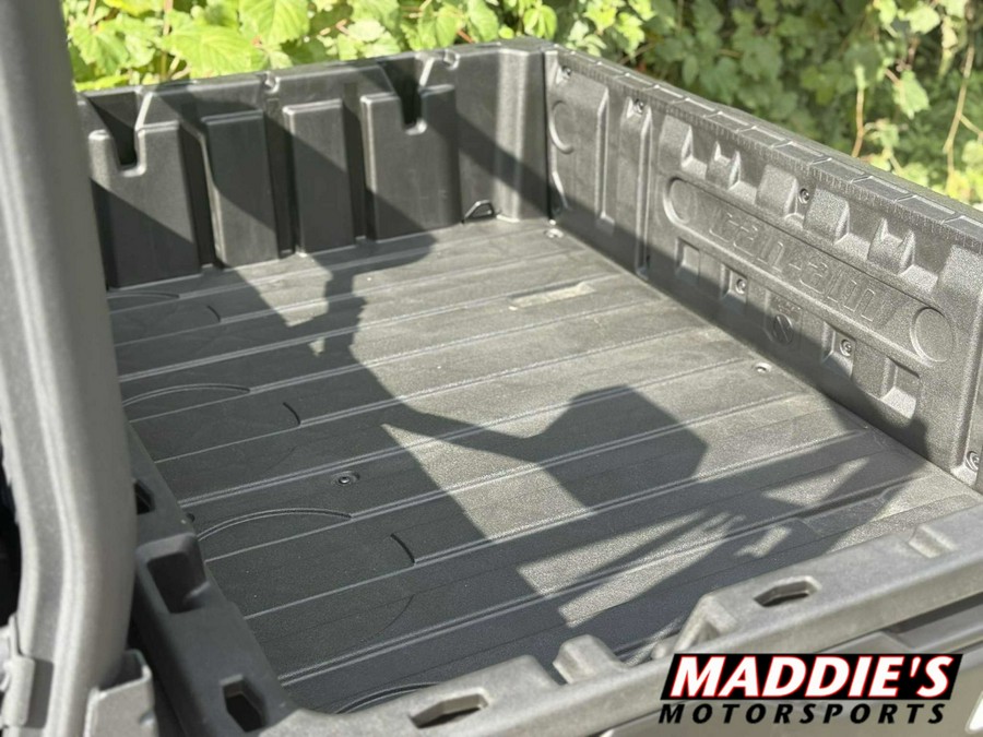 2025 Can-Am Defender DPS HD9