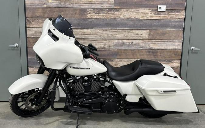 2018 Harley-Davidson® FLHXS - Street Glide® Special