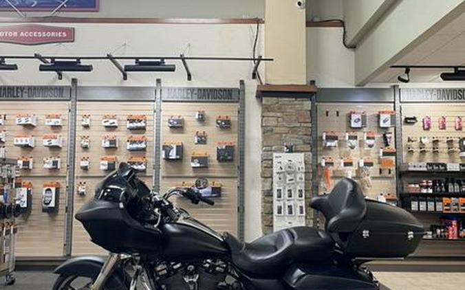 2018 Harley-Davidson® FLTRX - Road Glide®