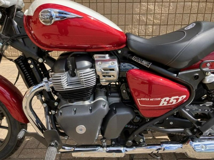 2024 Royal Enfield Super Meteor 650 Celestial Red