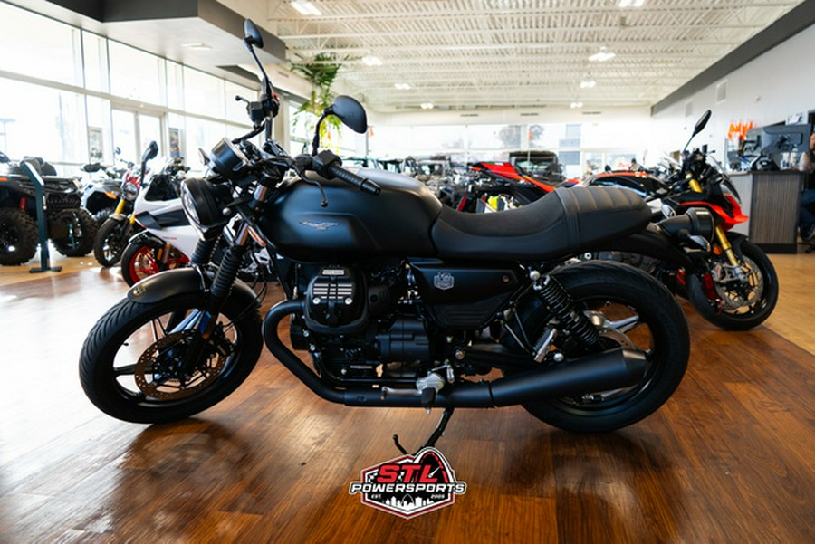 2026 Moto Guzzi V7 Stone - NERO RUVIDO