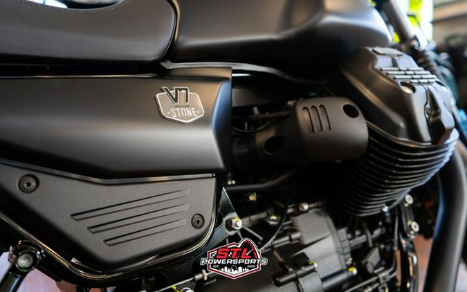 2026 Moto Guzzi V7 Stone - NERO RUVIDO