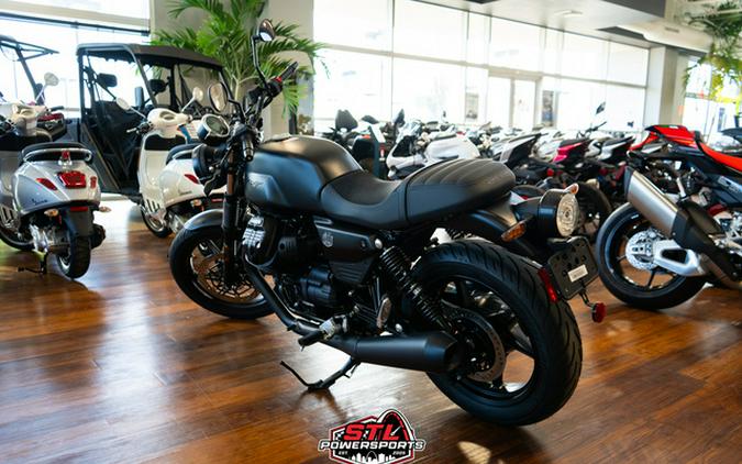 2026 Moto Guzzi V7 Stone - NERO RUVIDO