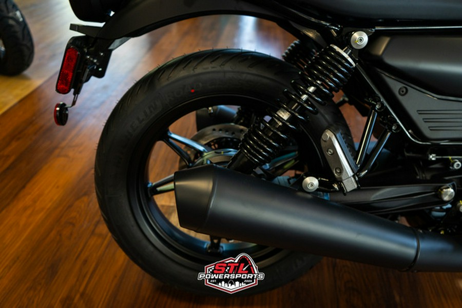 2026 Moto Guzzi V7 Stone - NERO RUVIDO
