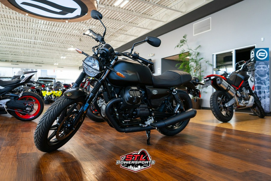 2026 Moto Guzzi V7 Stone - NERO RUVIDO