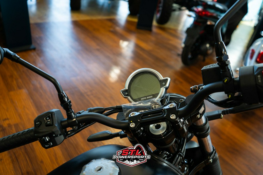 2026 Moto Guzzi V7 Stone - NERO RUVIDO
