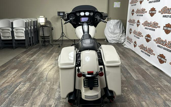 2022 Harley-Davidson® Street Glide® Special White Sand Pearl