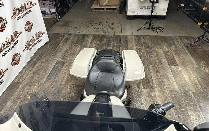 2022 Harley-Davidson® Street Glide® Special White Sand Pearl