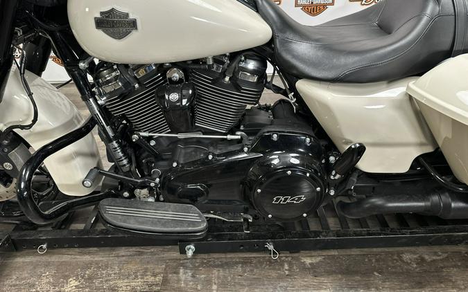2022 Harley-Davidson® Street Glide® Special White Sand Pearl