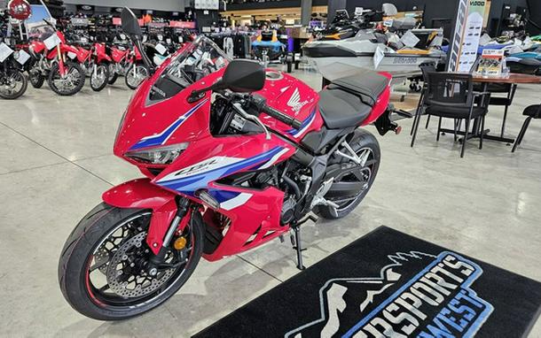 2026 Honda CBR650R E-Clutch