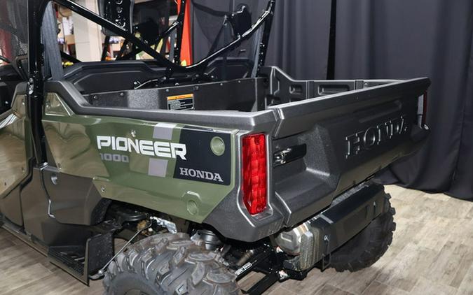 2025 Honda Pioneer 1000-6 Deluxe Crew