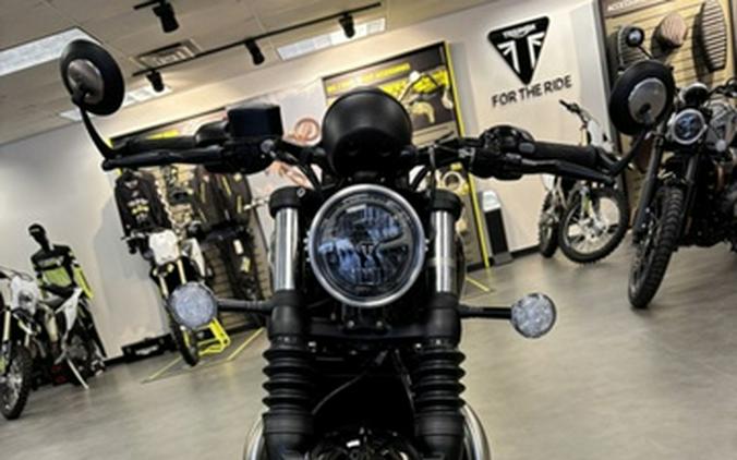 2026 Triumph Bonneville Bobber Jet Black