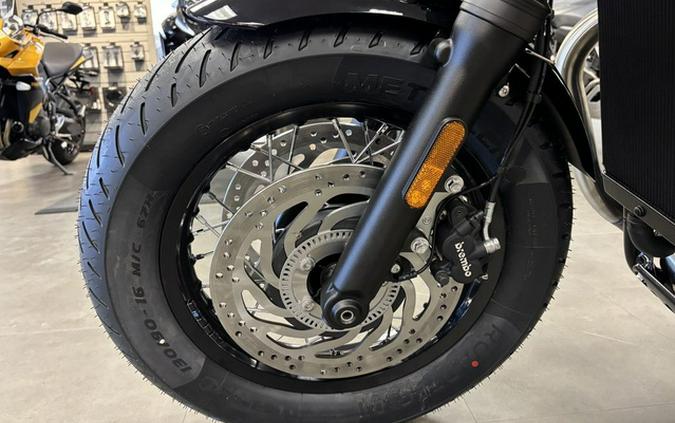 2026 Triumph Bonneville Bobber Jet Black
