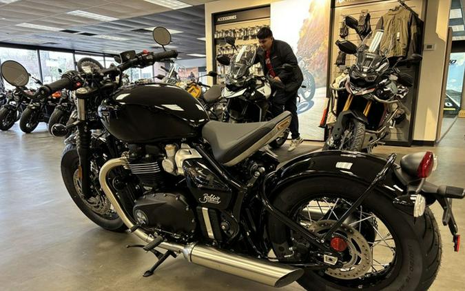 2026 Triumph Bonneville Bobber Jet Black