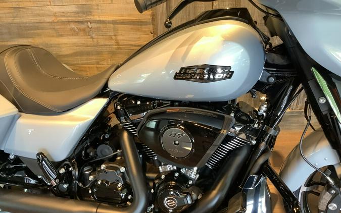 Harley-Davidson Street Glide® 2024 FLHX T23-24 Atlas Silver Metallic - Black Finish